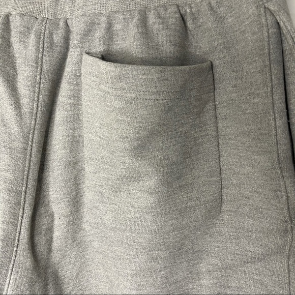 Champion Short - Picture 4 of 7